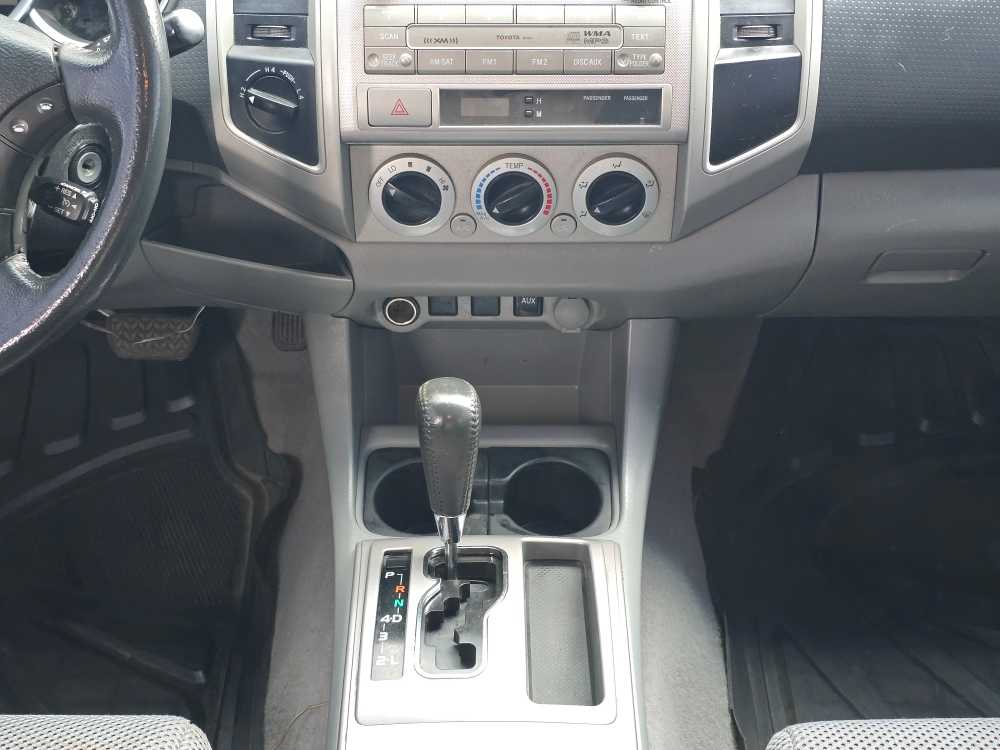 Thumbnail: 2010 Toyota Tacoma - 13