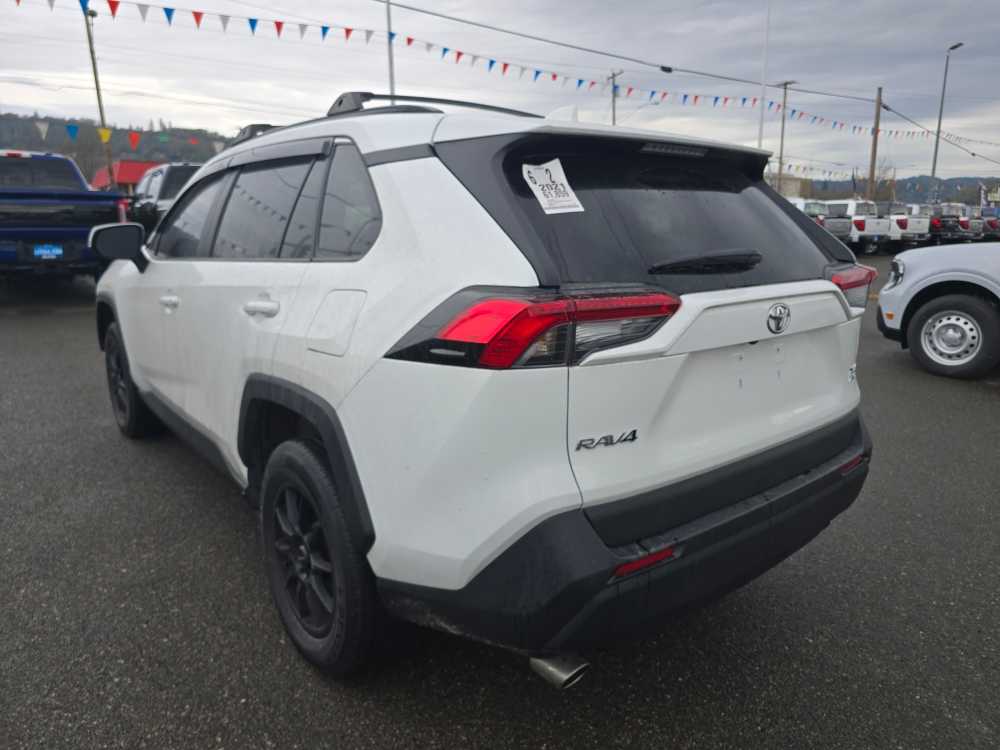 Thumbnail: 2021 Toyota RAV4 - 3