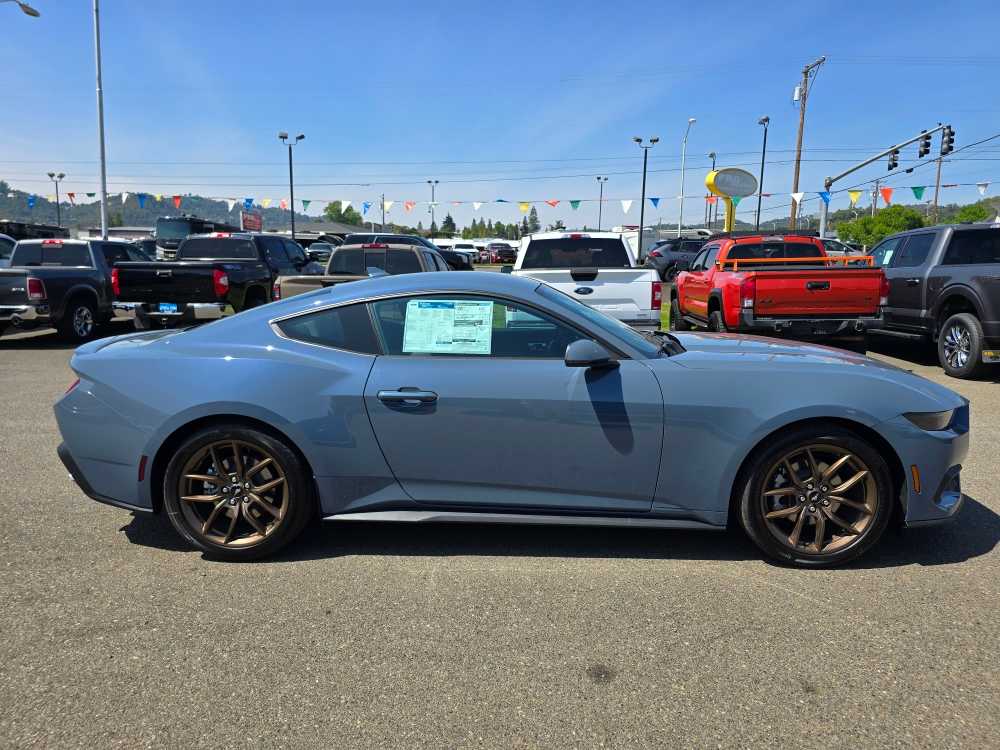 Thumbnail: 2025 Ford Mustang - 6