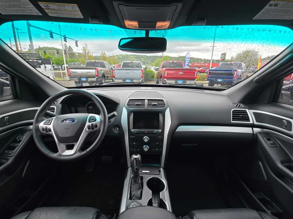 Thumbnail: 2015 Ford Explorer - 15