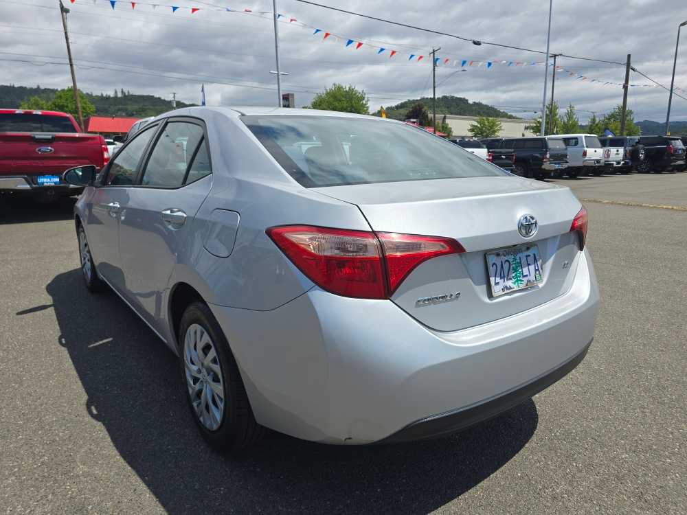 Thumbnail: 2017 Toyota Corolla - 16