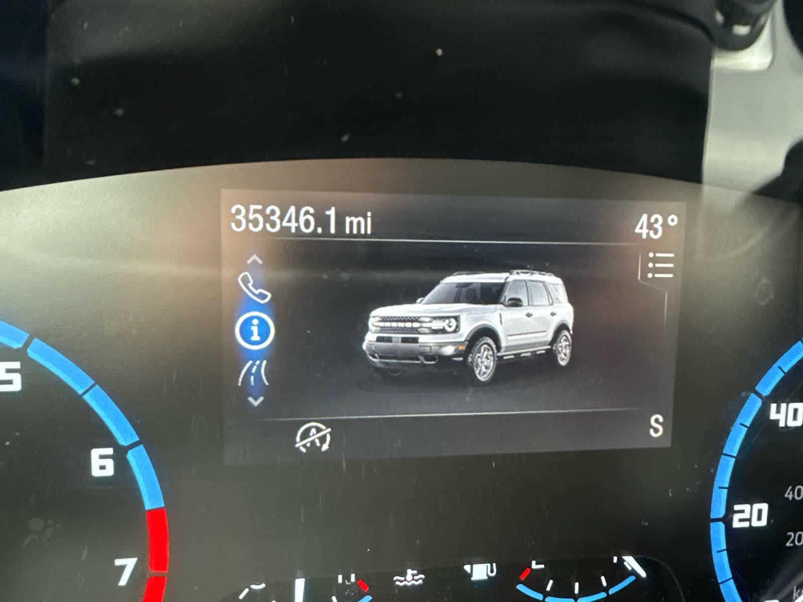 Thumbnail: 2022 Ford Bronco Sport - 6