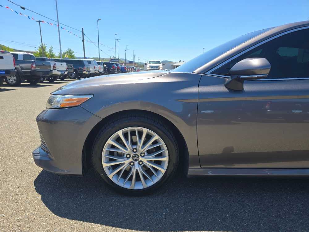 Thumbnail: 2019 Toyota Camry - 18