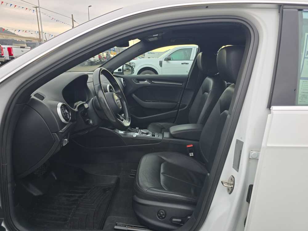 Thumbnail: 2017 Audi A3 e-tron - 9