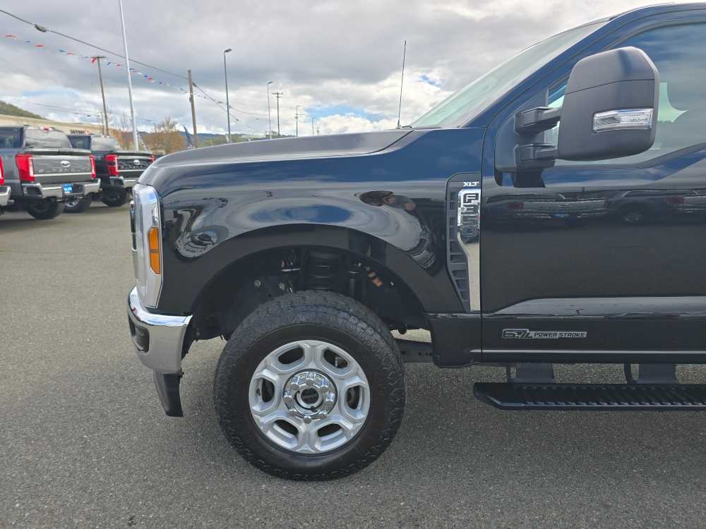 Thumbnail: 2025 Ford F-350 - 19