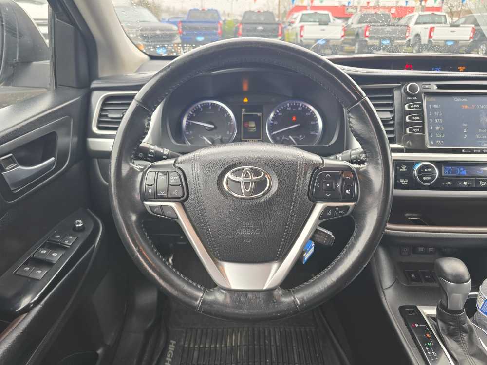 Thumbnail: 2018 Toyota Highlander - 11