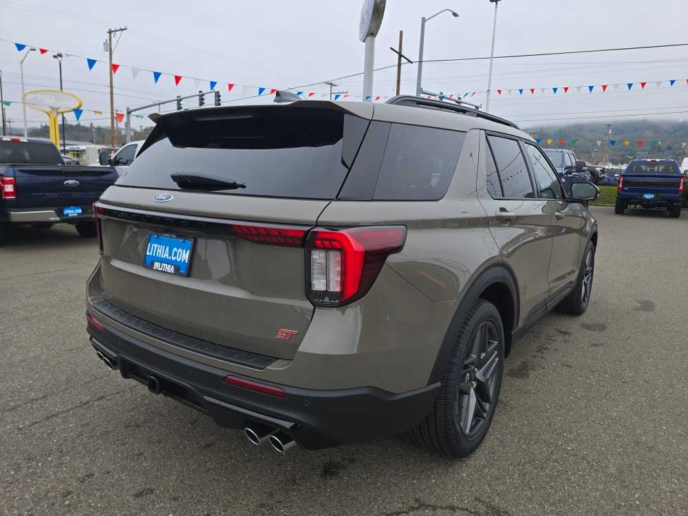 Thumbnail: 2026 Ford Explorer - 5