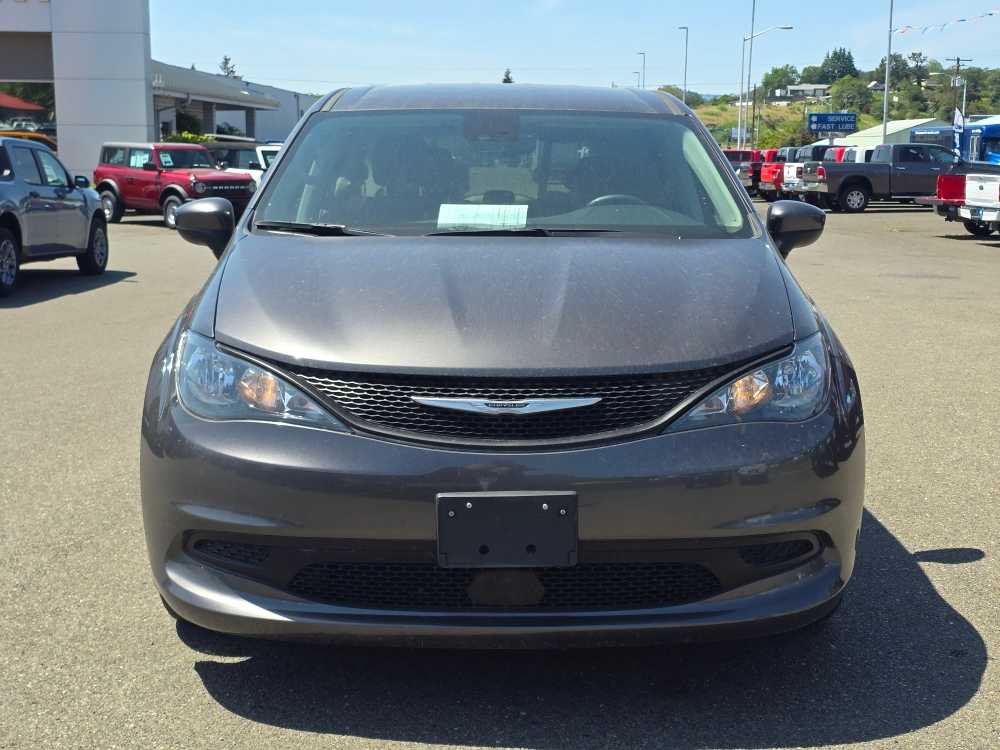 Thumbnail: 2023 Chrysler Voyager - 5