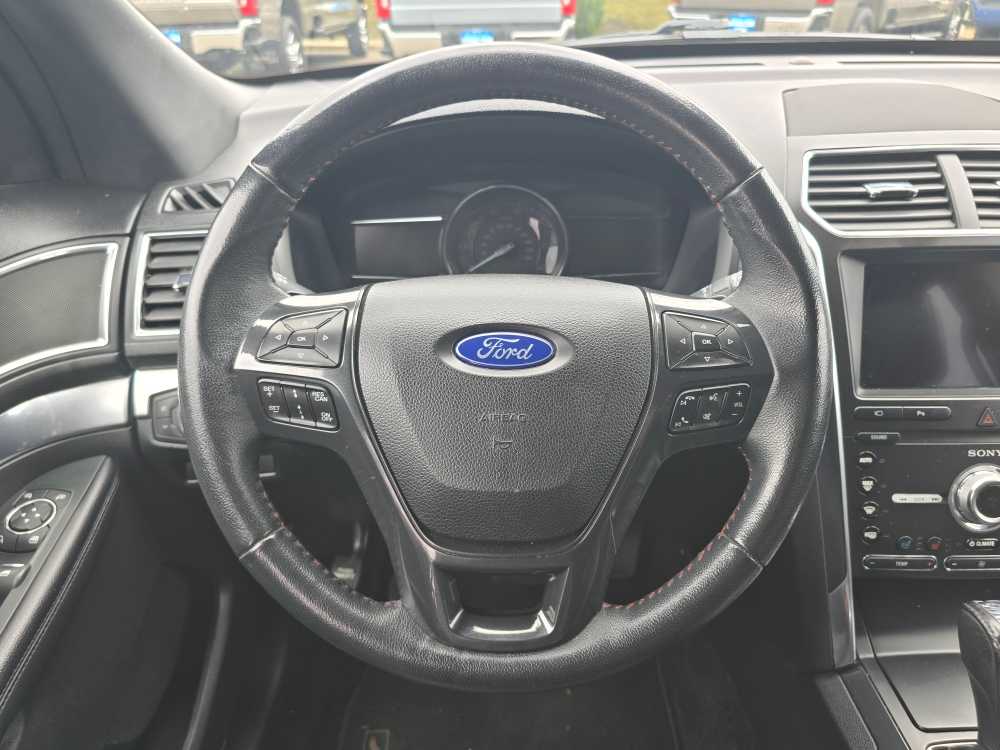 Thumbnail: 2019 Ford Explorer - 11