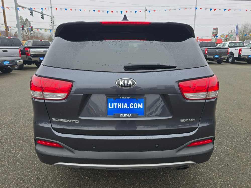 Thumbnail: 2016 Kia Sorento - 4