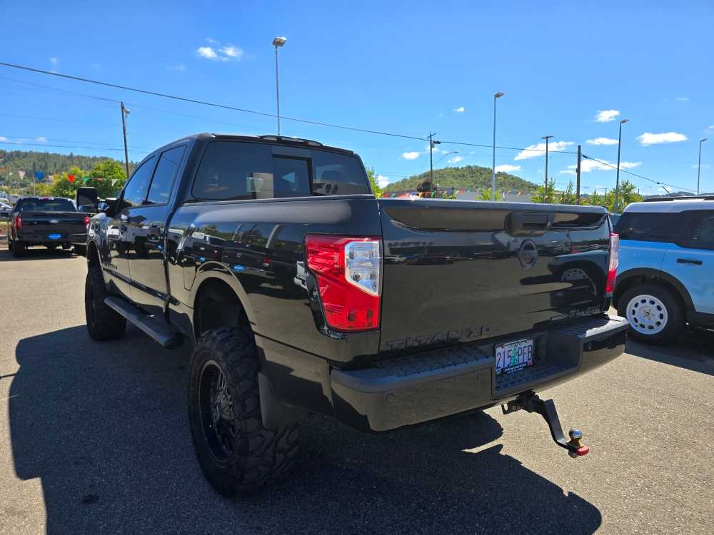 Thumbnail: 2019 Nissan Titan - 2
