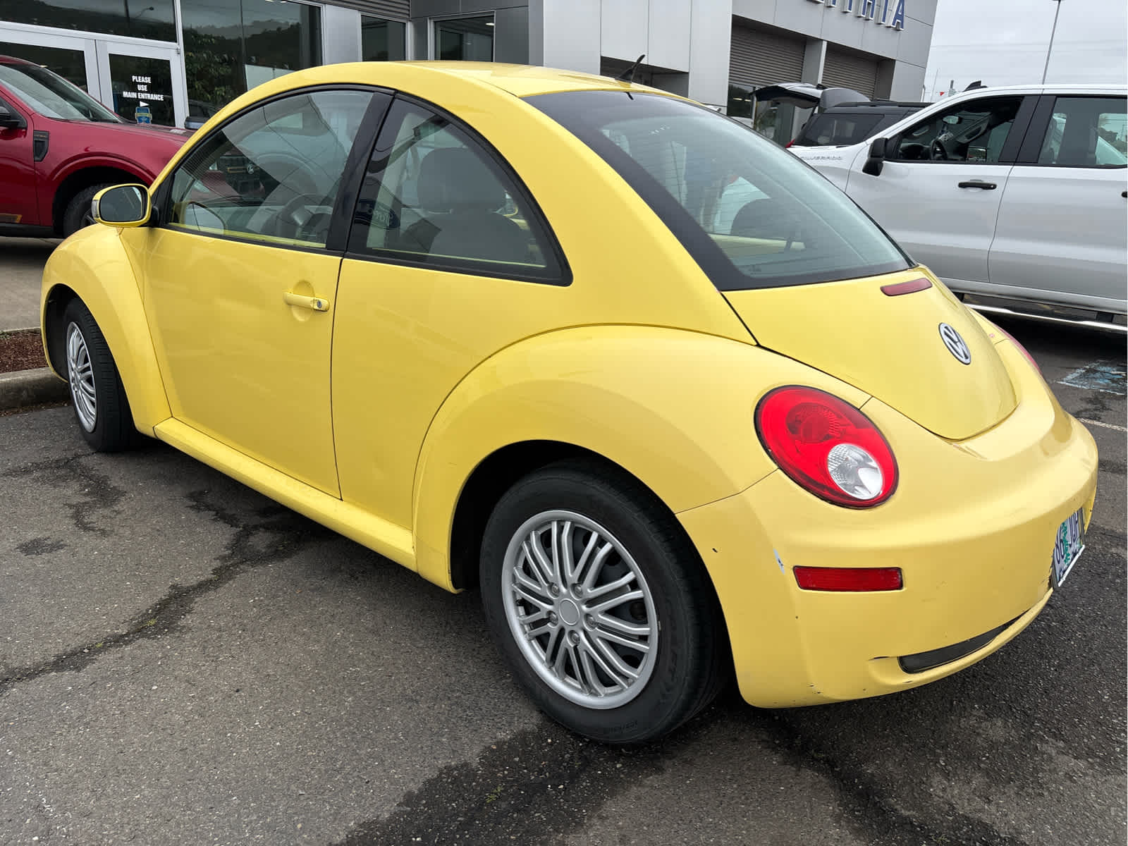 Thumbnail: 2010 Volkswagen New Beetle - 3