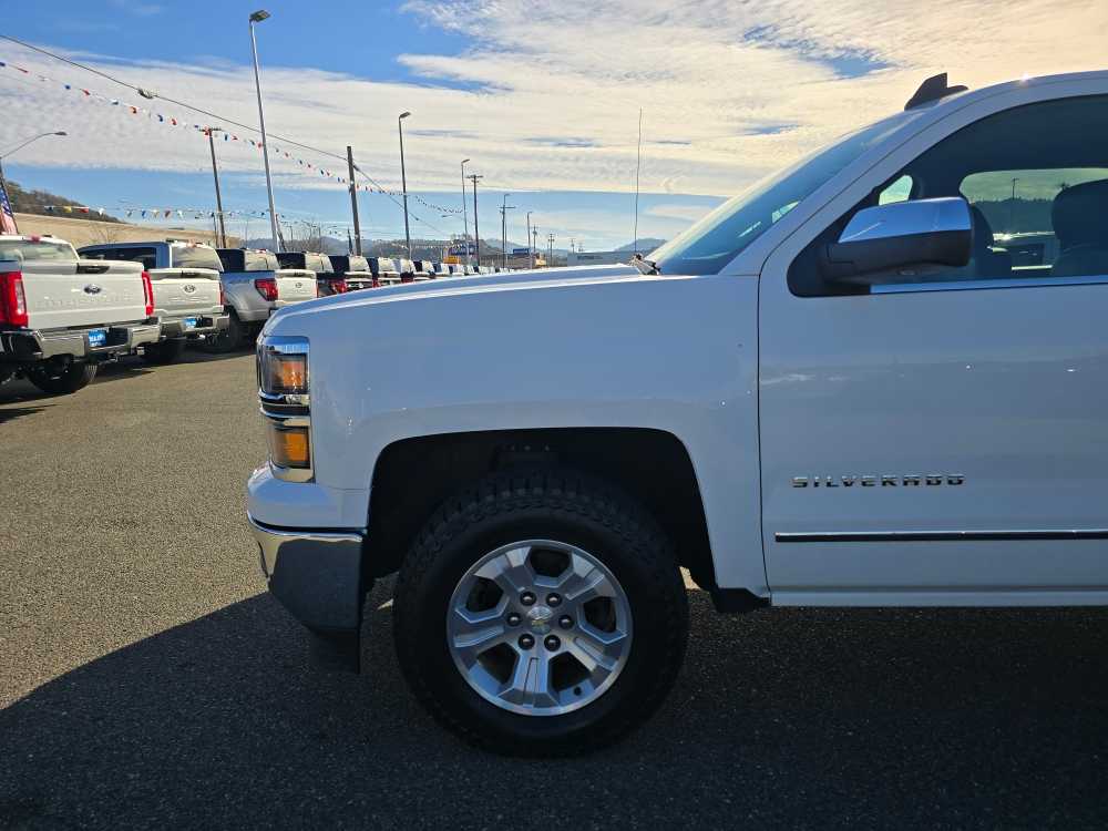 Thumbnail: 2015 Chevrolet Silverado 1500 - 18