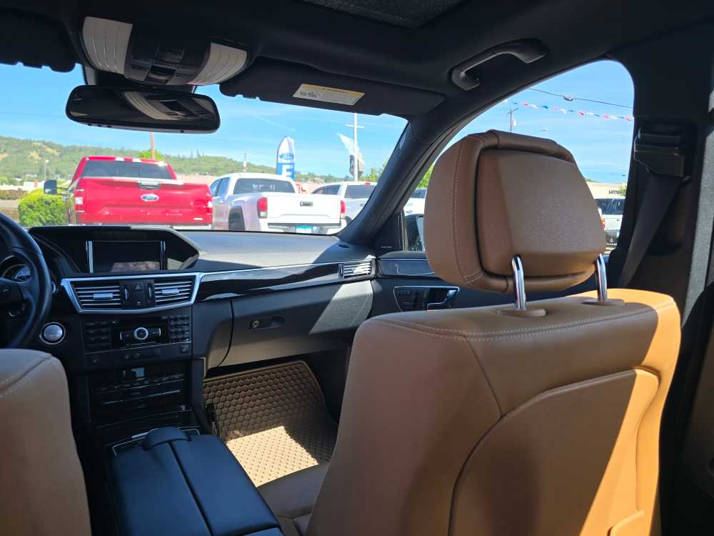Thumbnail: 2010 Mercedes-Benz E-Class - 13