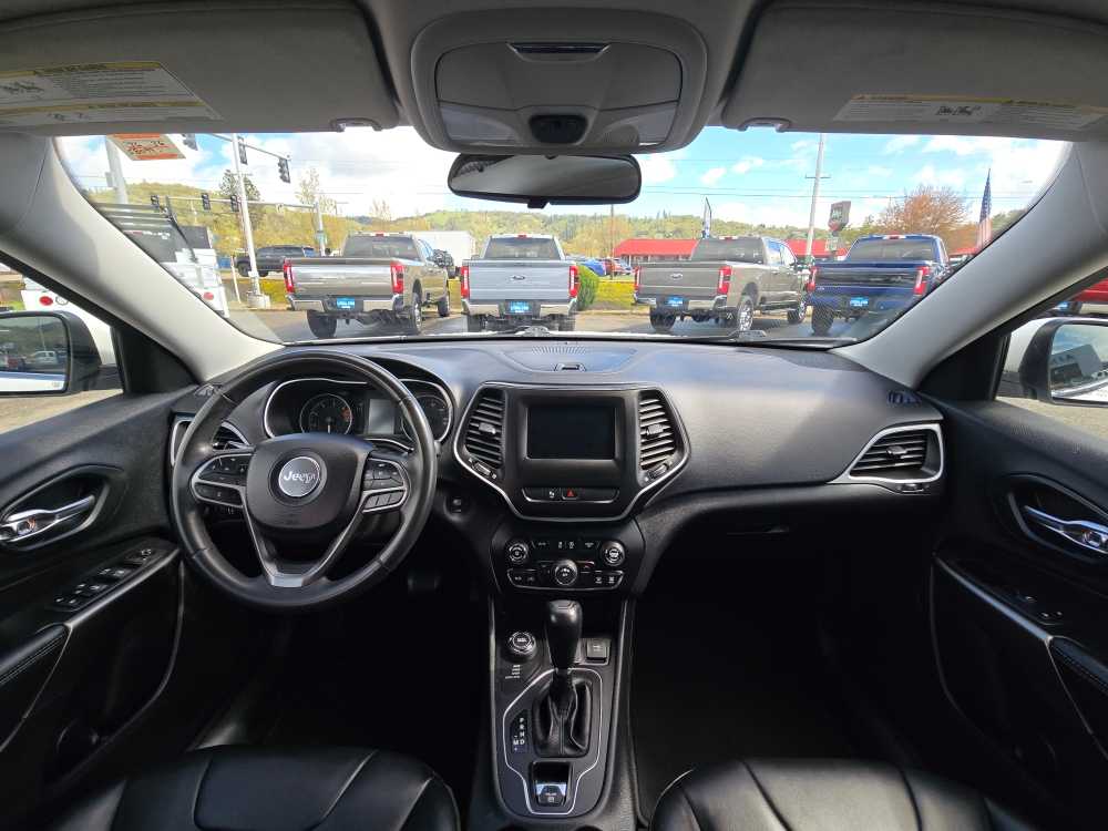 Thumbnail: 2020 Jeep Cherokee - 15