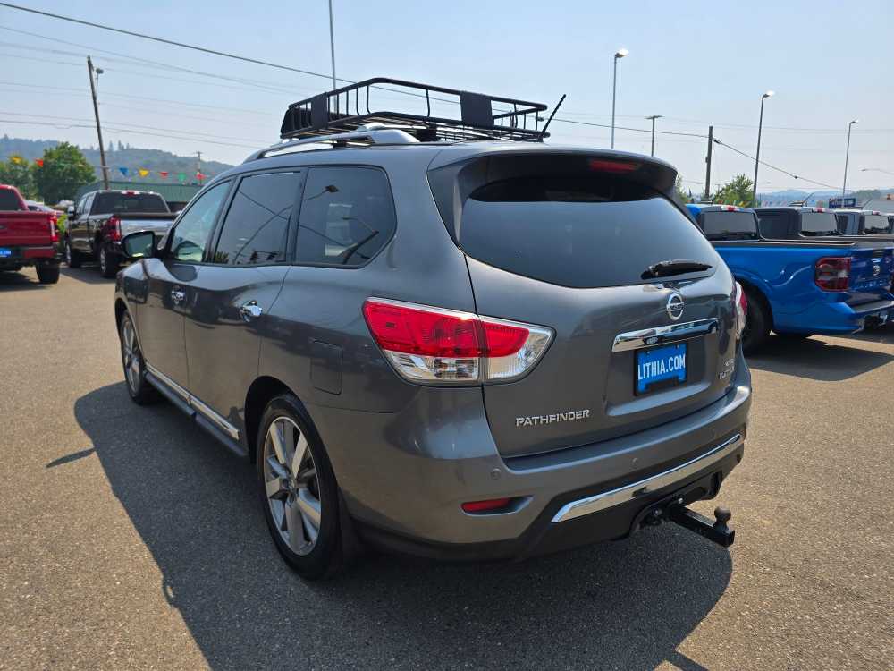 Thumbnail: 2015 Nissan Pathfinder - 3