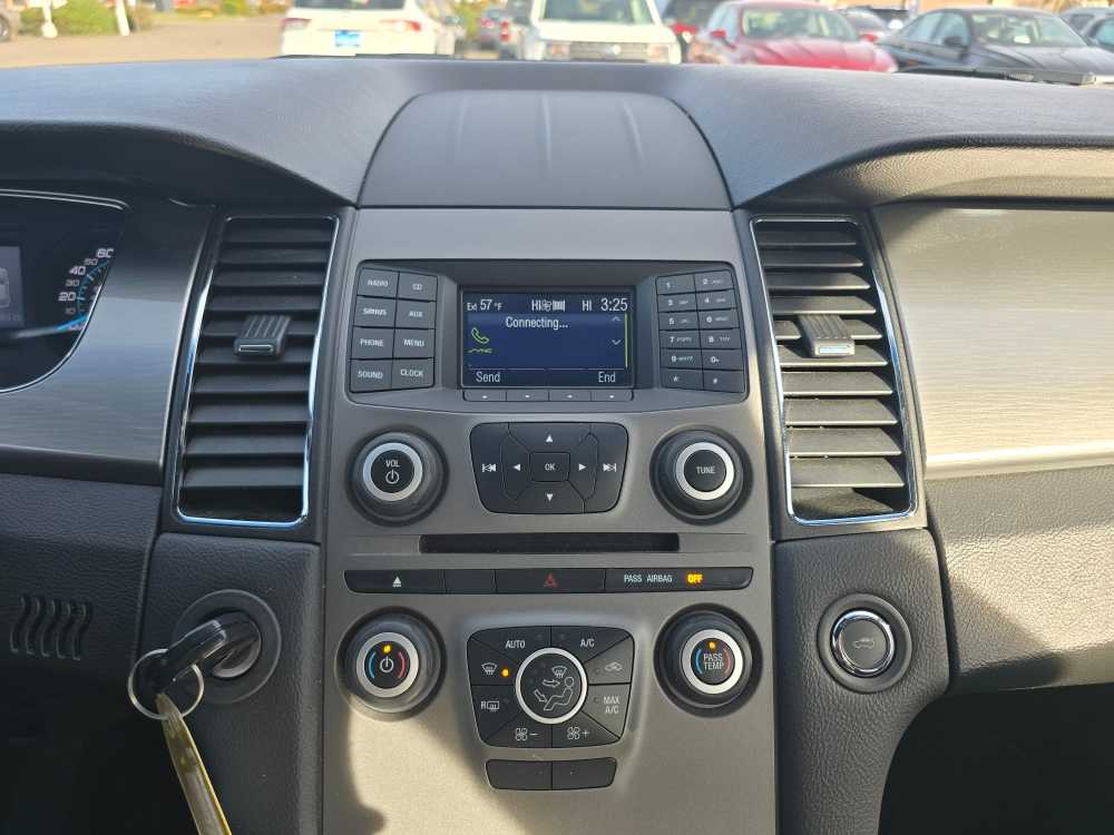 Thumbnail: 2013 Ford Taurus - 13