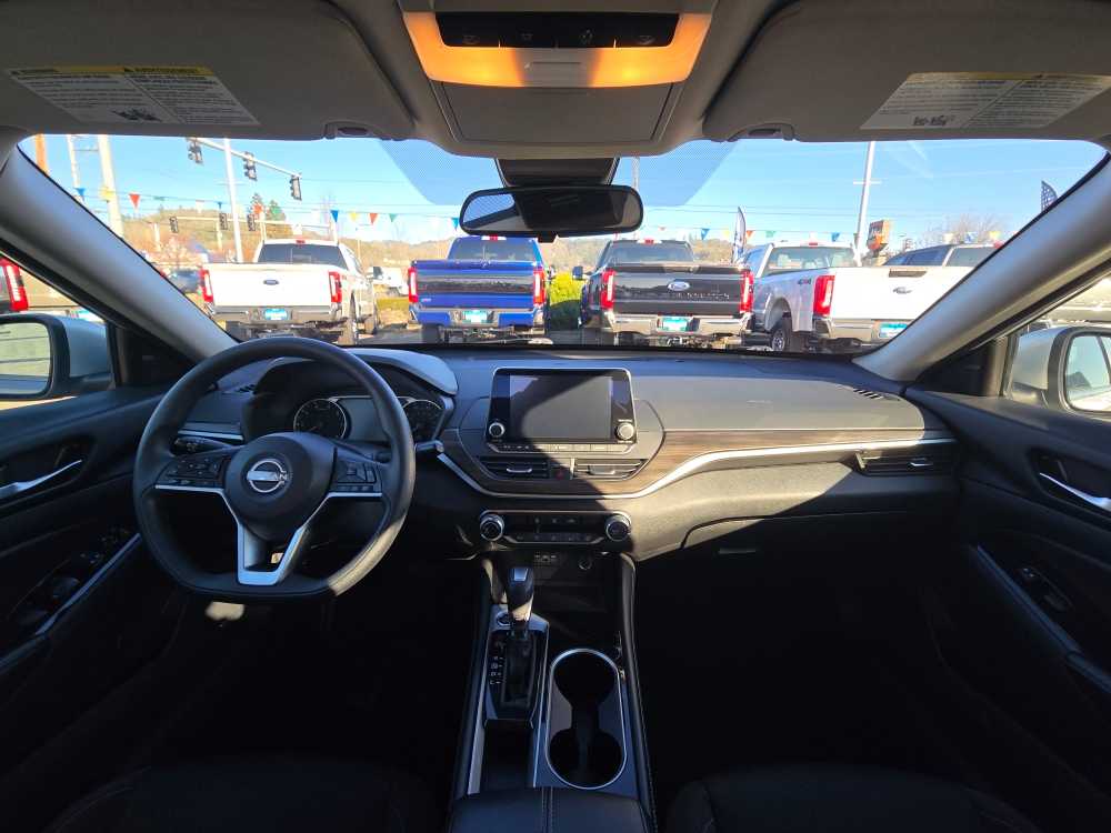 Thumbnail: 2023 Nissan Altima - 15