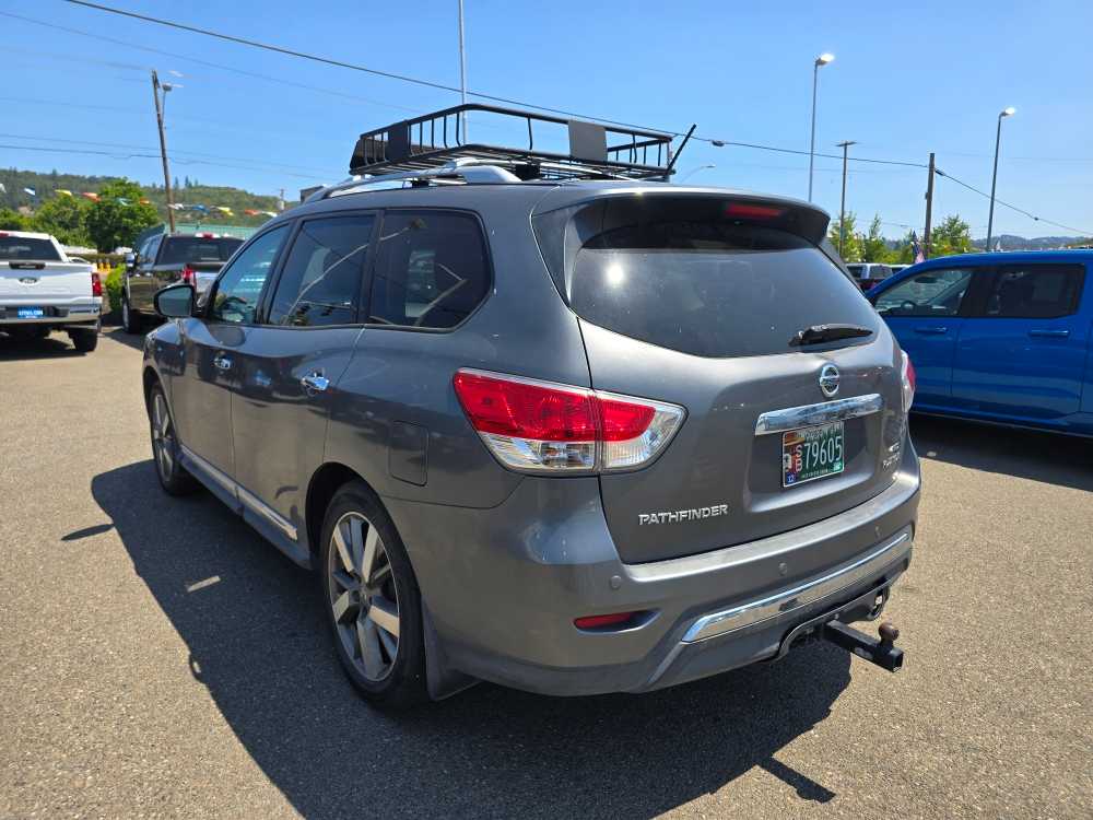 Thumbnail: 2015 Nissan Pathfinder - 2