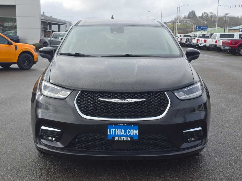 Thumbnail: 2023 Chrysler Pacifica - 8