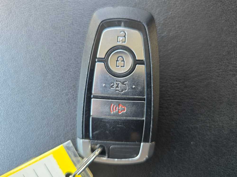 Thumbnail: 2017 Ford Edge - 21