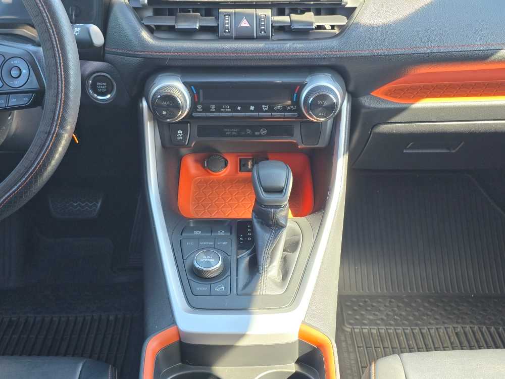 Thumbnail: 2019 Toyota RAV4 - 13