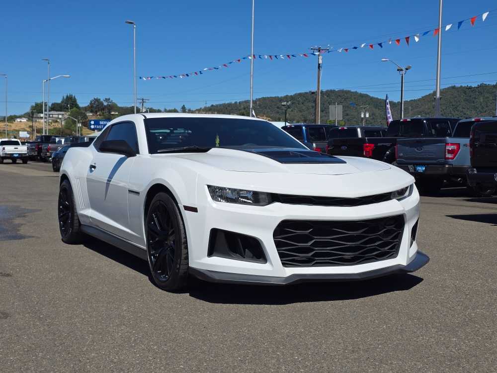 Thumbnail: 2015 Chevrolet Camaro - 18