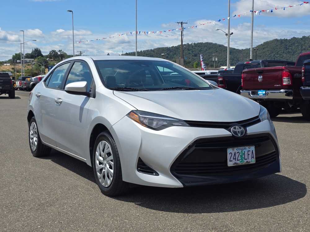 Thumbnail: 2017 Toyota Corolla - 18