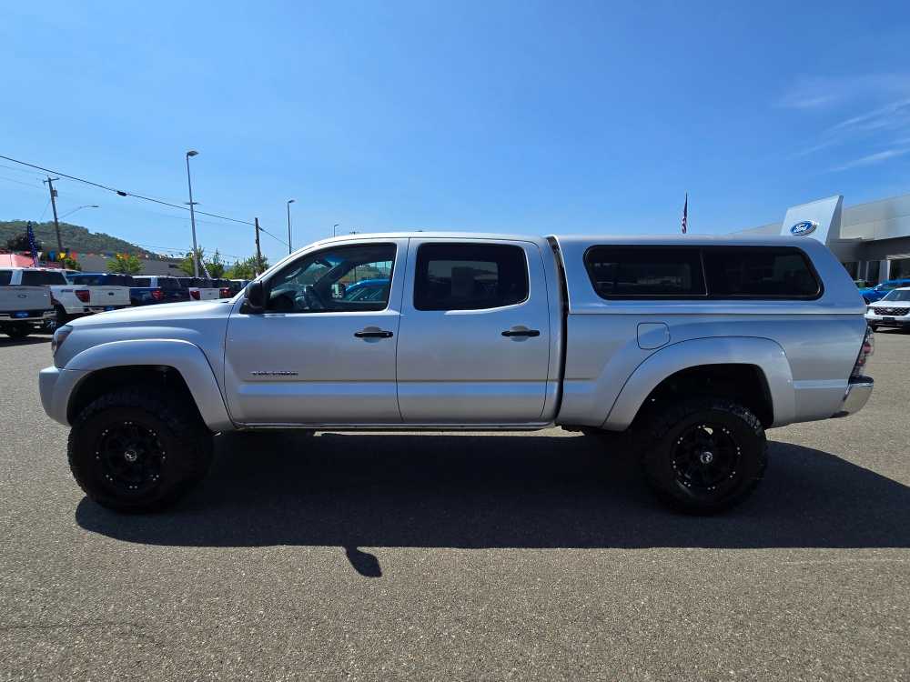 Thumbnail: 2005 Toyota Tacoma - 2