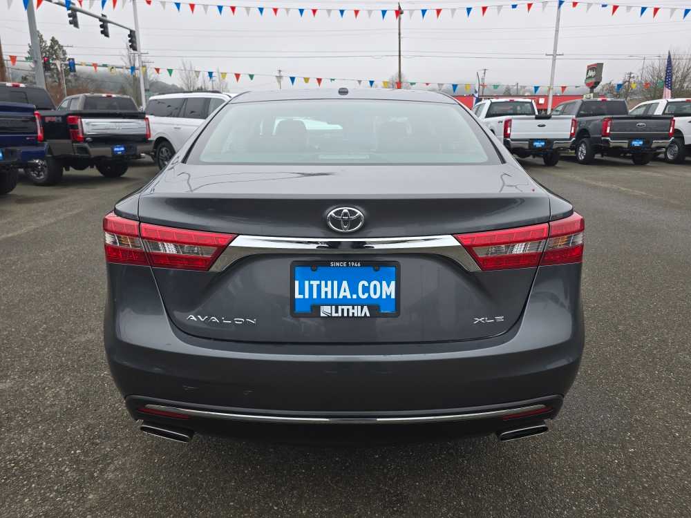 Thumbnail: 2017 Toyota Avalon - 4
