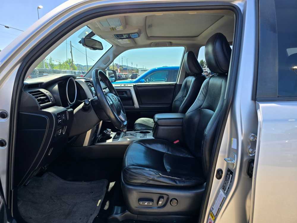 Thumbnail: 2010 Toyota 4Runner - 9