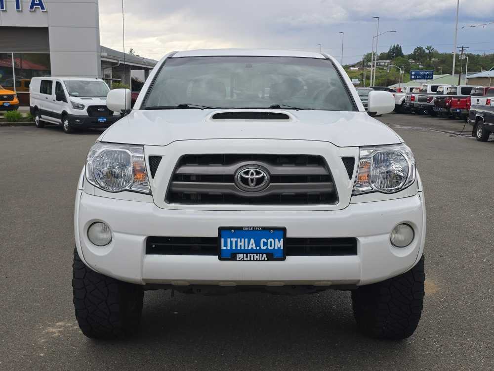 Thumbnail: 2010 Toyota Tacoma - 8