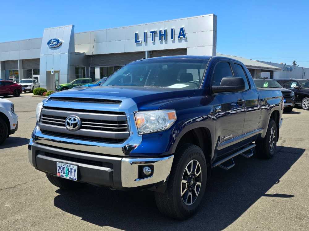 2015 Toyota Tundra SR5 Hero Image