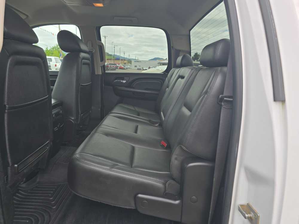 Thumbnail: 2011 GMC Sierra 3500 - 16