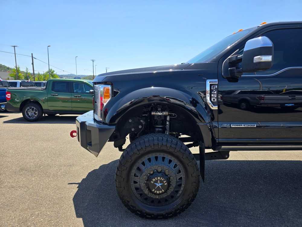 Thumbnail: 2017 Ford F-450 - 18
