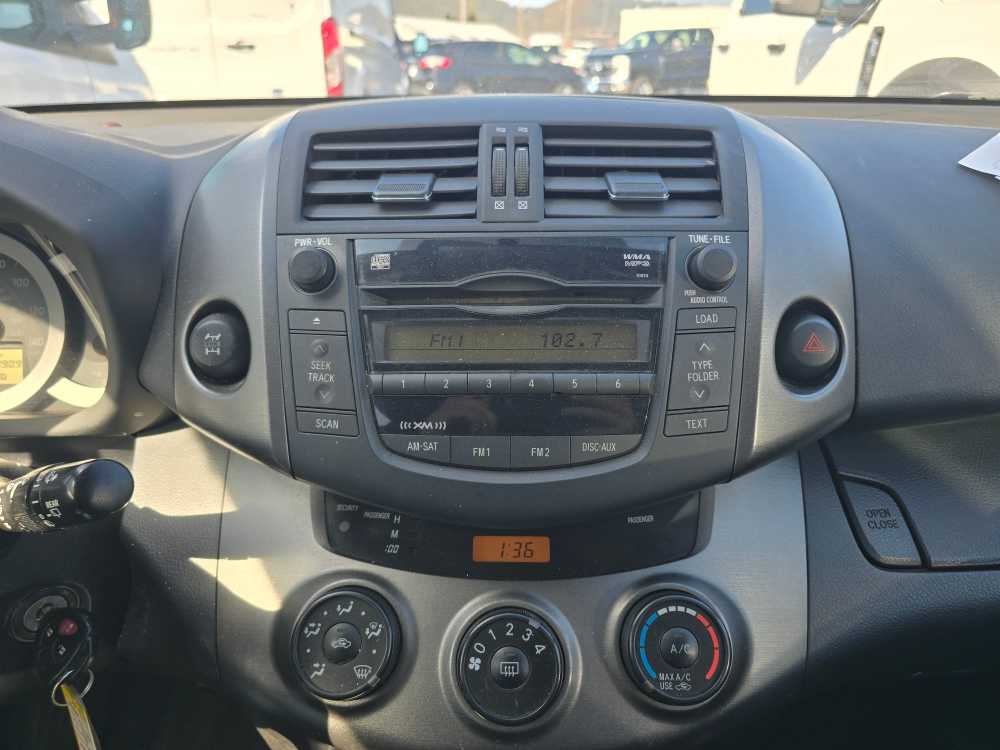 Thumbnail: 2011 Toyota RAV4 - 13