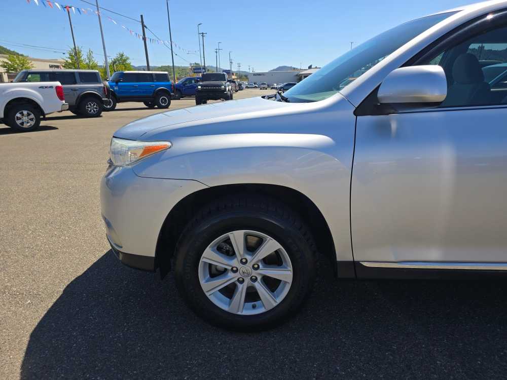 Thumbnail: 2012 Toyota Highlander - 19