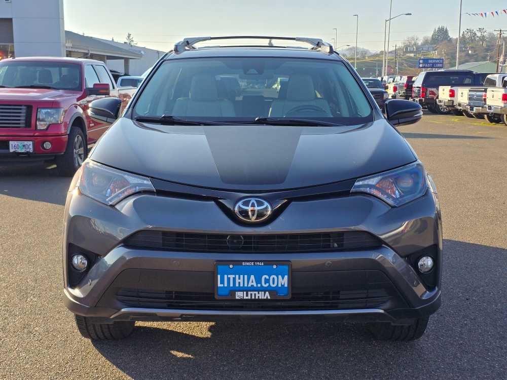 Thumbnail: 2018 Toyota RAV4 - 8