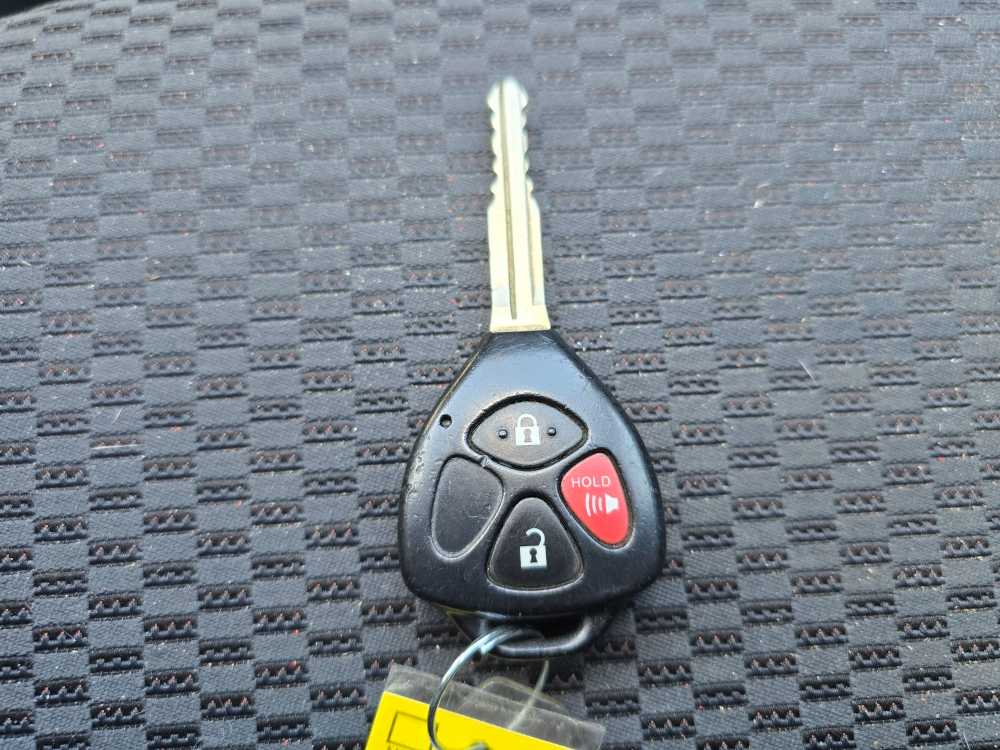 Thumbnail: 2011 Toyota RAV4 - 21
