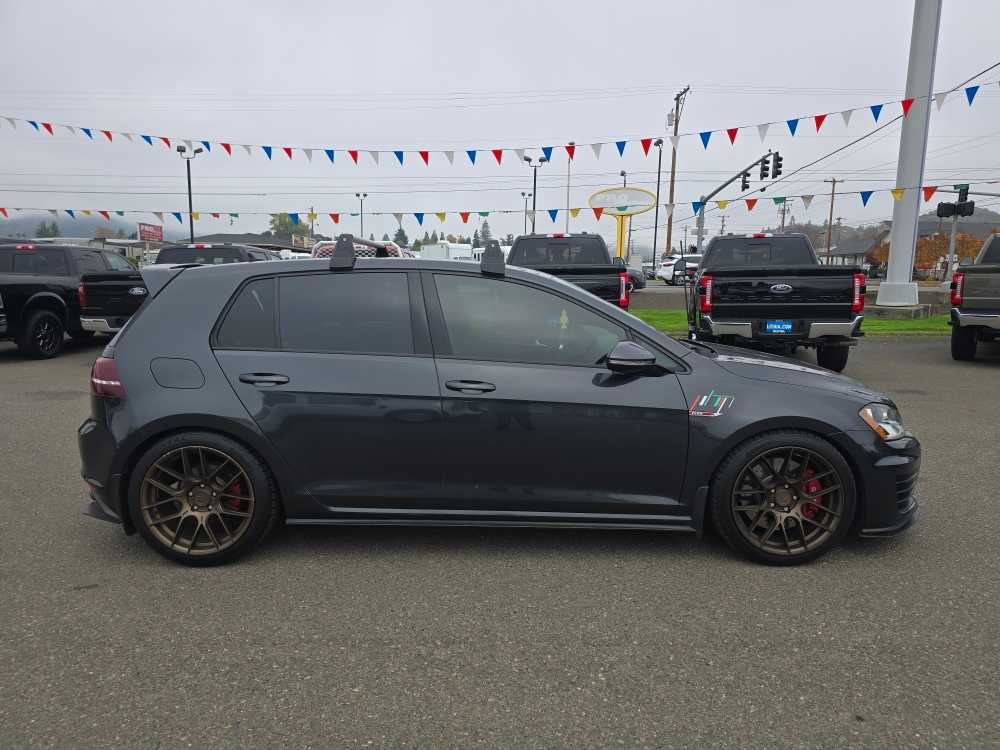 Thumbnail: 2016 Volkswagen Golf - 6