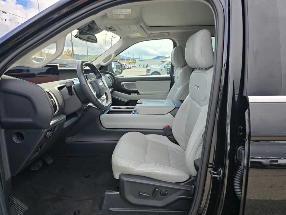 Thumbnail: 2025 Ford Expedition MAX - 9