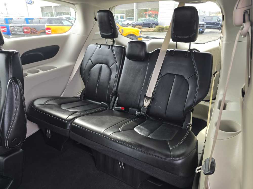 Thumbnail: 2023 Chrysler Pacifica - 17