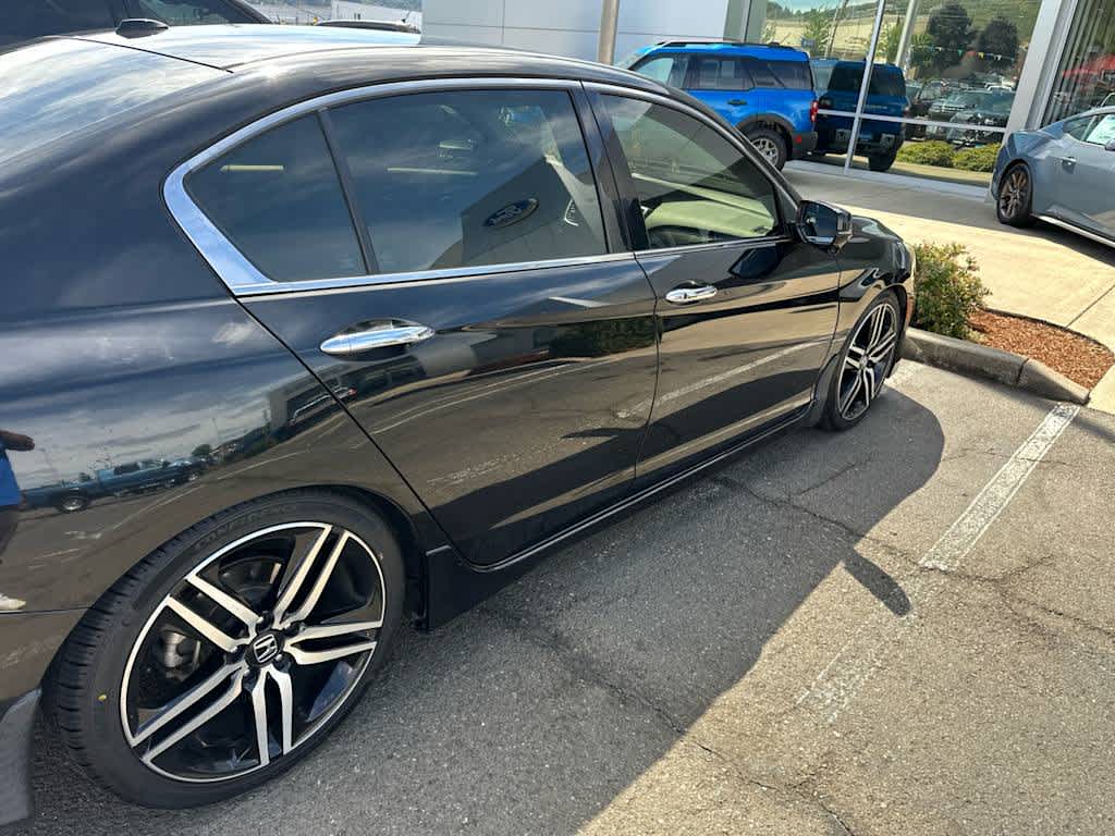 Thumbnail: 2017 Honda Accord - 4
