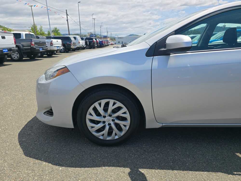 Thumbnail: 2017 Toyota Corolla - 13
