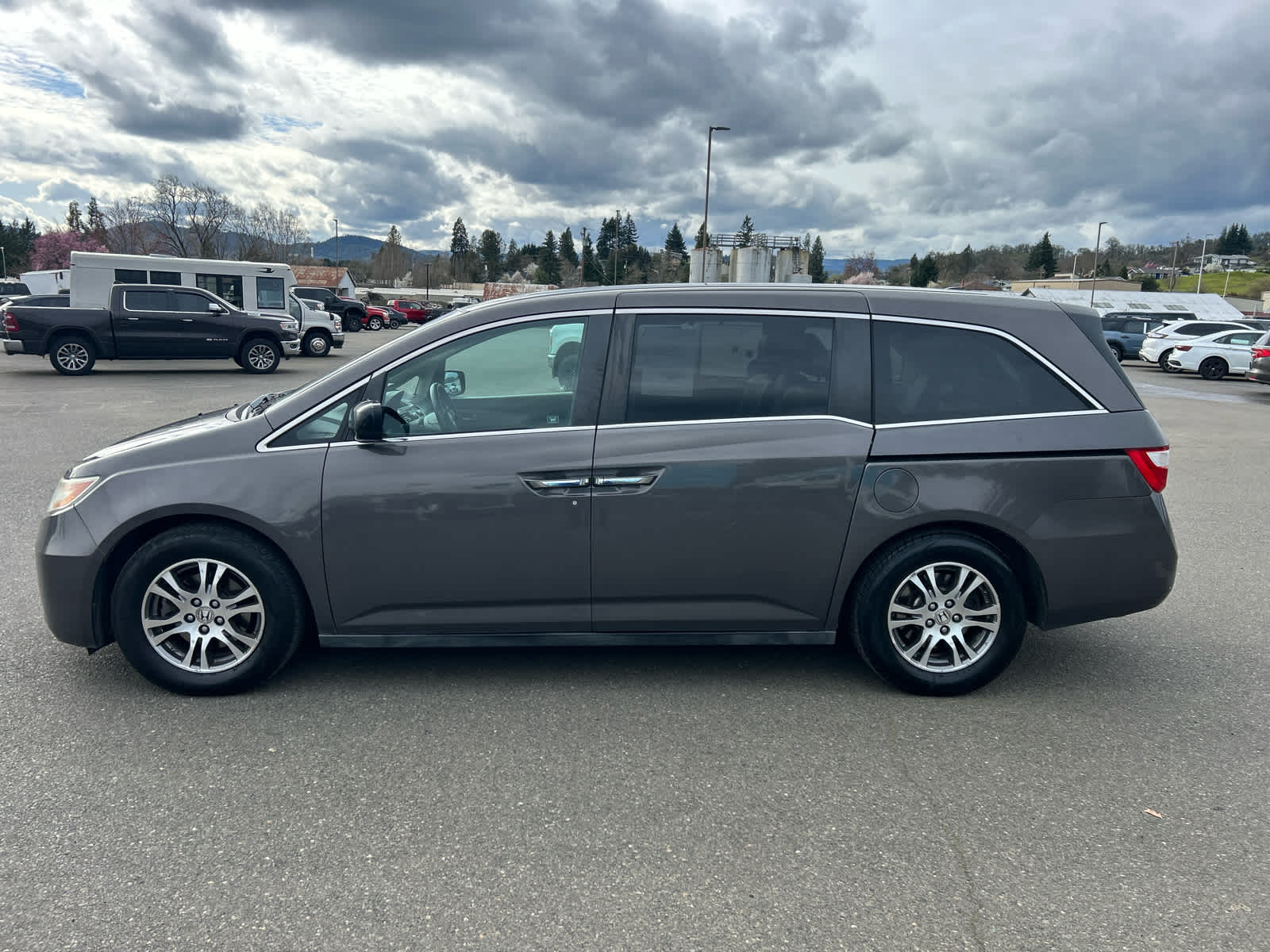 Thumbnail: 2012 Honda Odyssey - 2