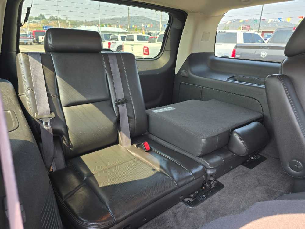 Thumbnail: 2011 GMC Yukon - 17