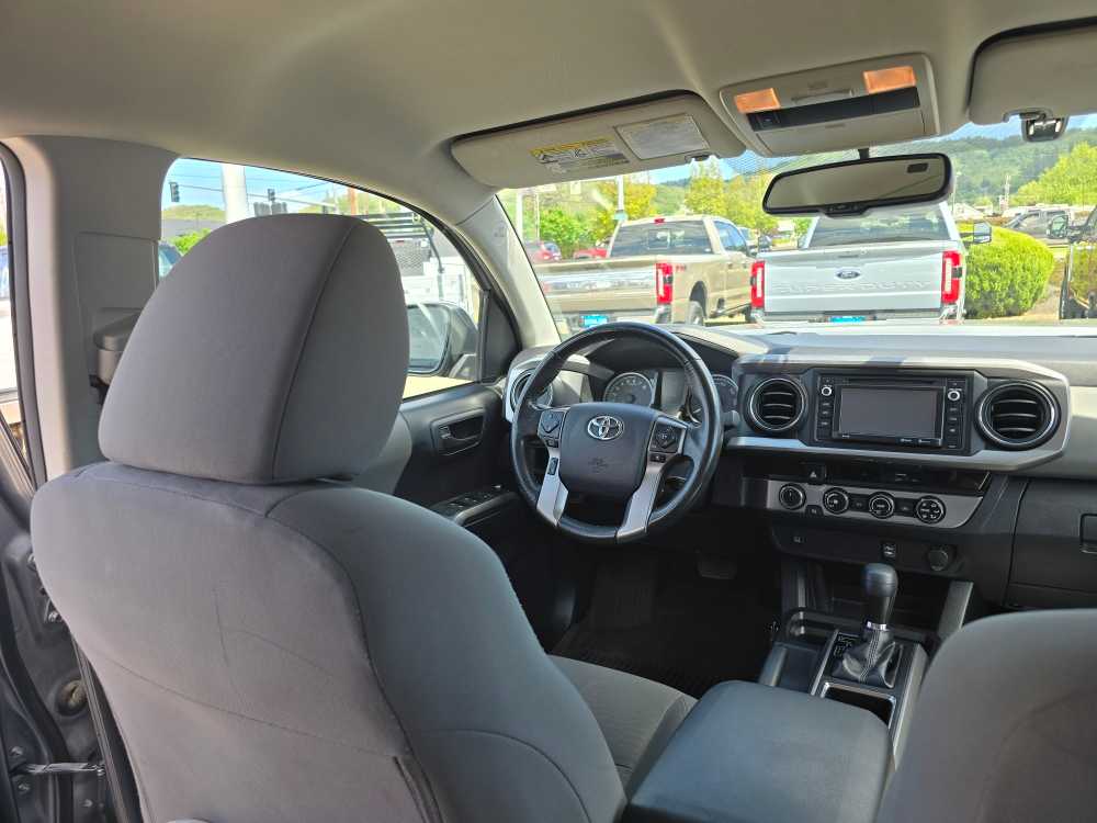 Thumbnail: 2017 Toyota Tacoma - 10