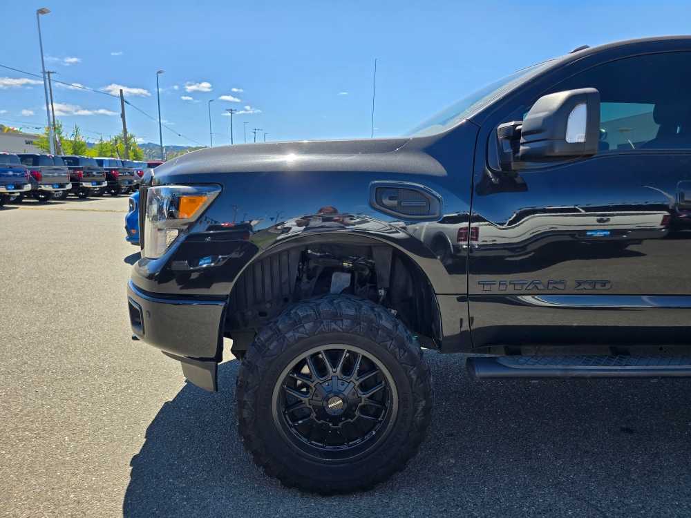 Thumbnail: 2019 Nissan Titan - 6