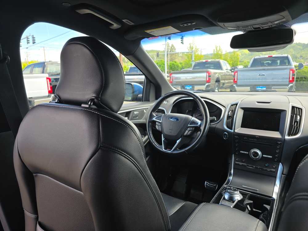 Thumbnail: 2019 Ford Edge - 10