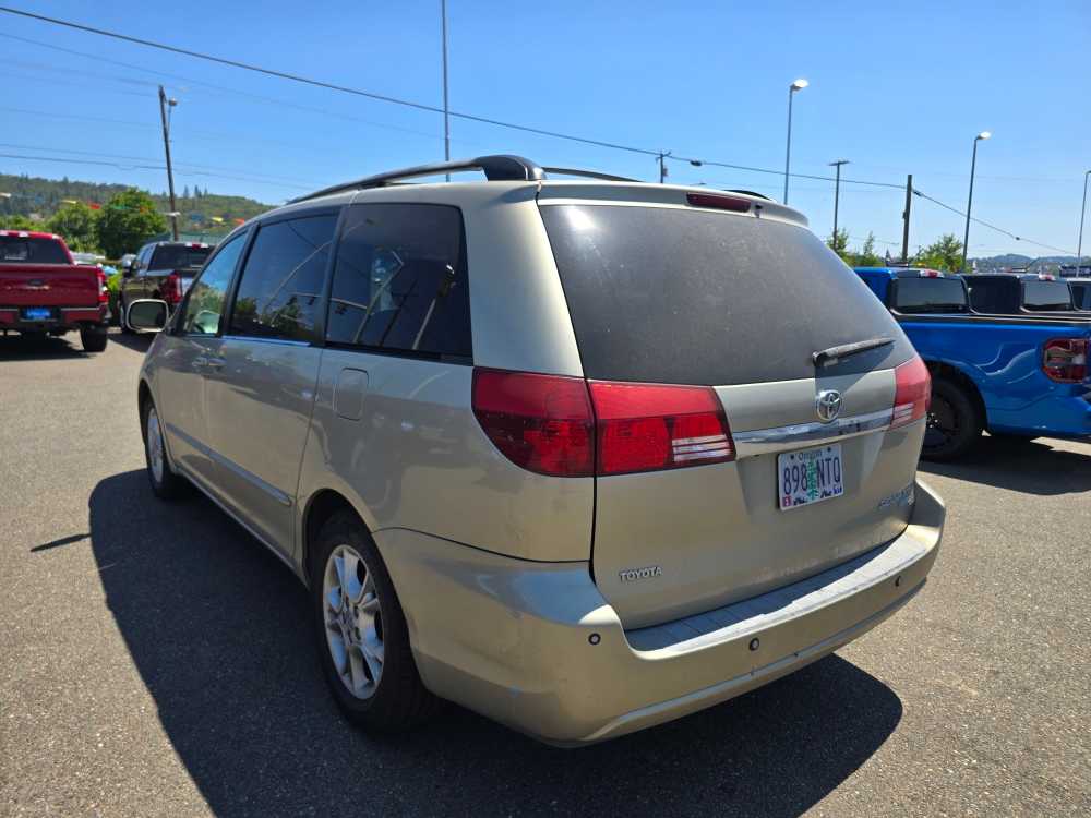 Thumbnail: 2005 Toyota Sienna - 2
